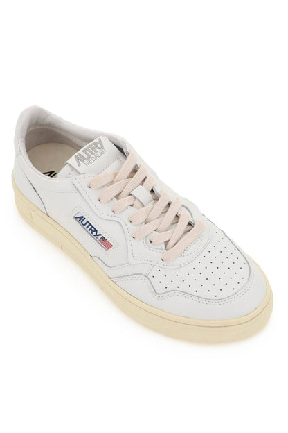 AUTRY leather medalist low sneakers